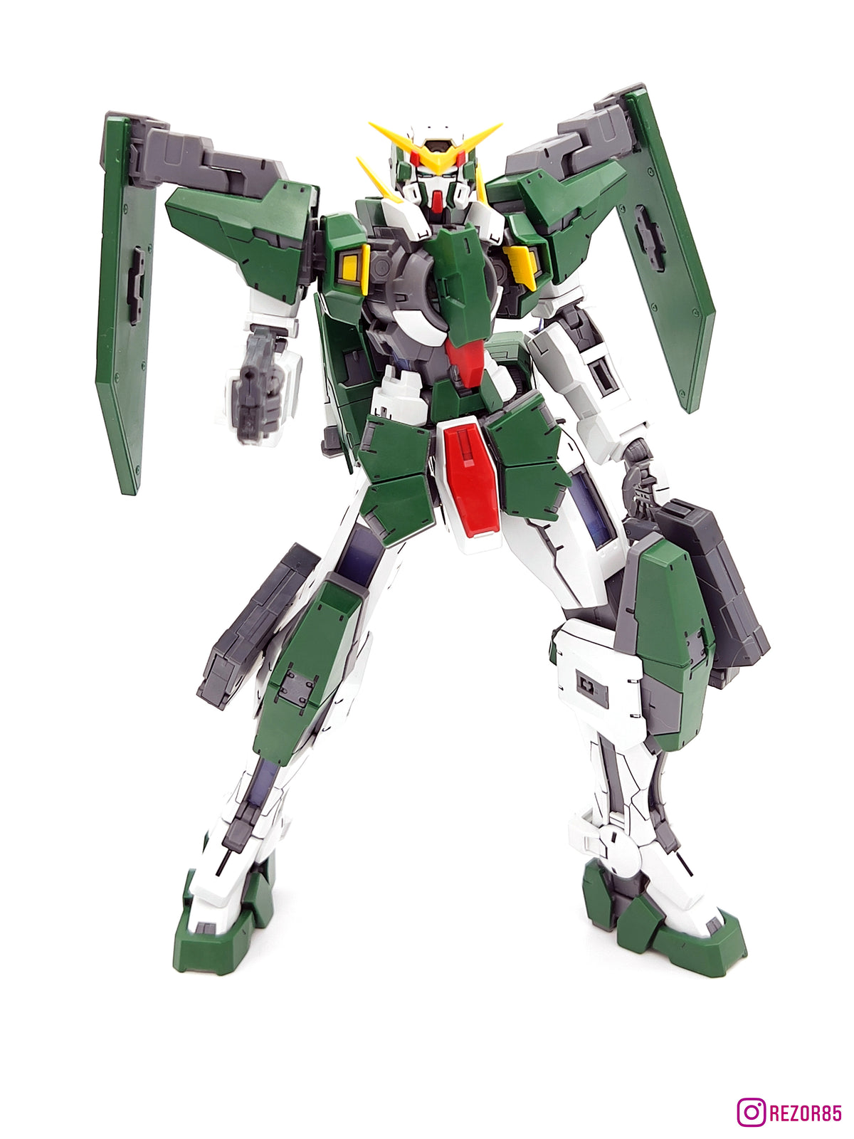 Gundam Dynames MG 1/100 バンダイ MG Gundam Dynames 1/100 — Panda Hobby
