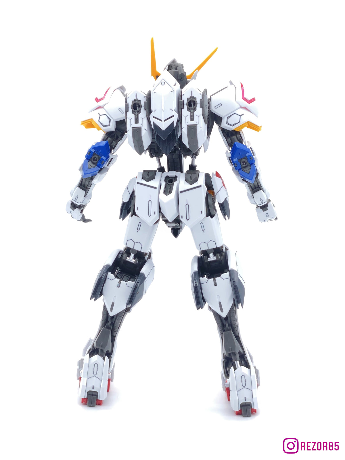 ロボット MG GUNDAM BARBATOS 1/100 Gundam MG: Barbatos 1/100